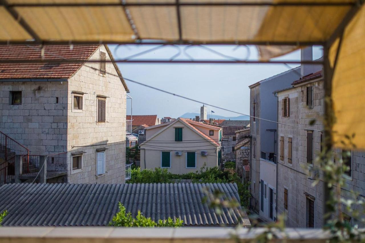 Apartmani Katija Komiza Exterior photo