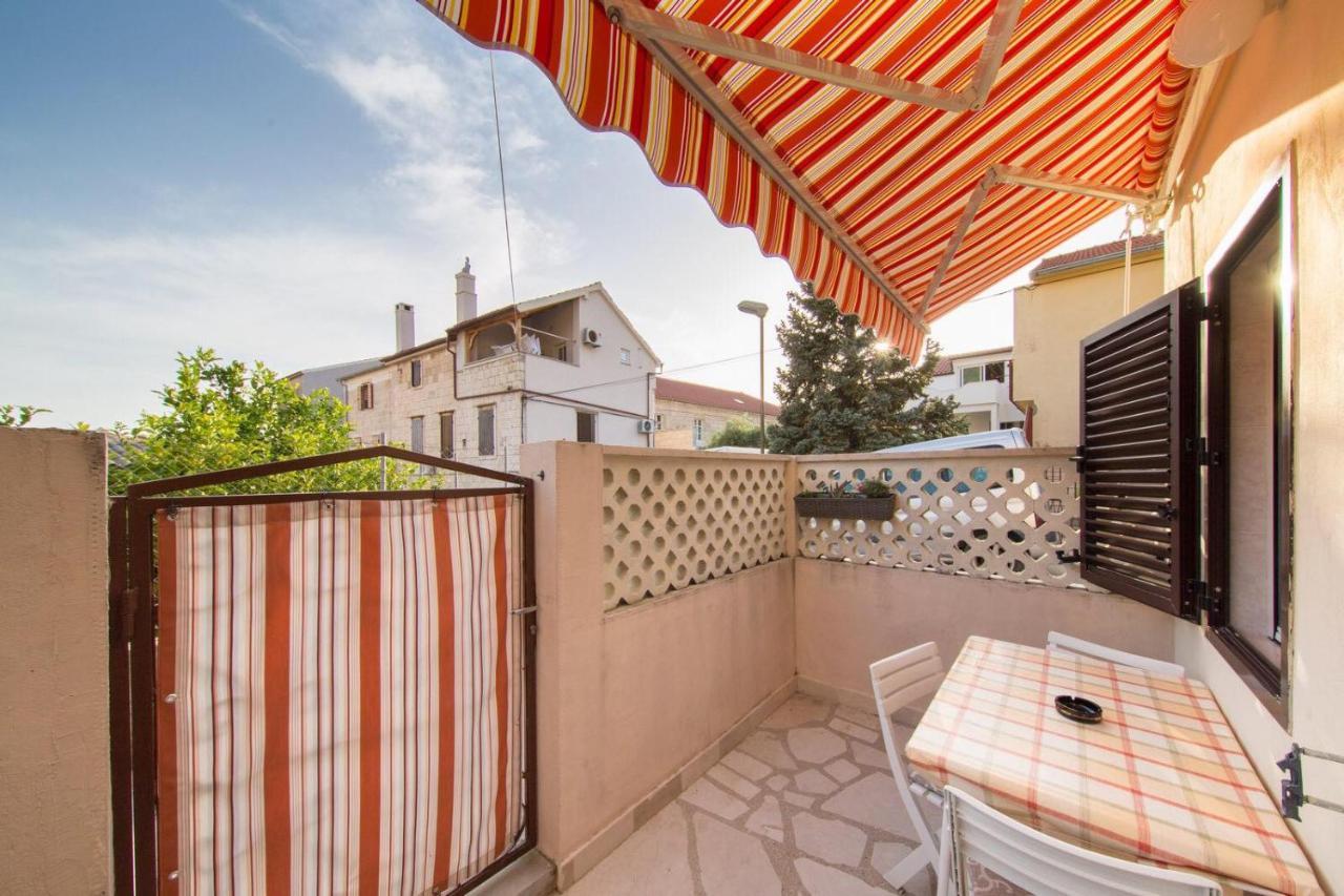 Apartmani Katija Komiza Exterior photo